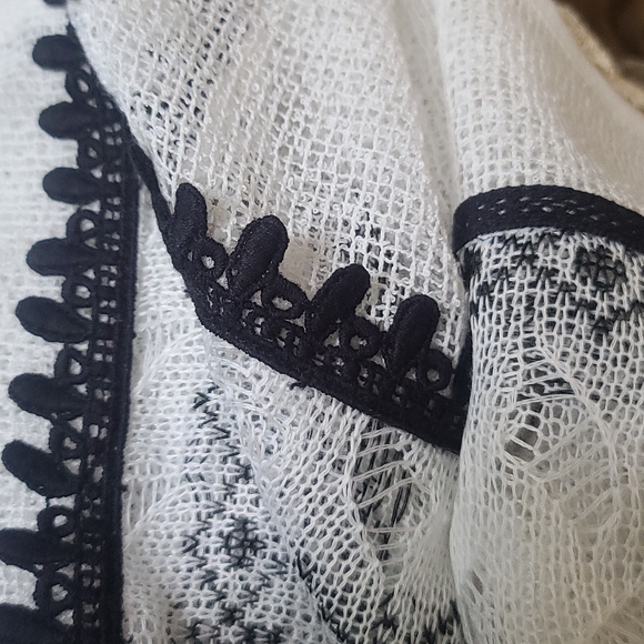 a'reve BEAUTIFUL NEW knit white & black detailed sheer tunic L - Picture 10 of 10